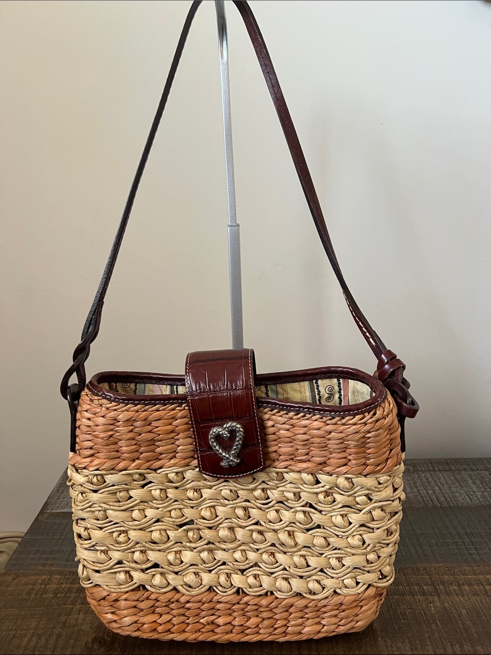 Brighton woven straw handbag purse with leather strap and heart
